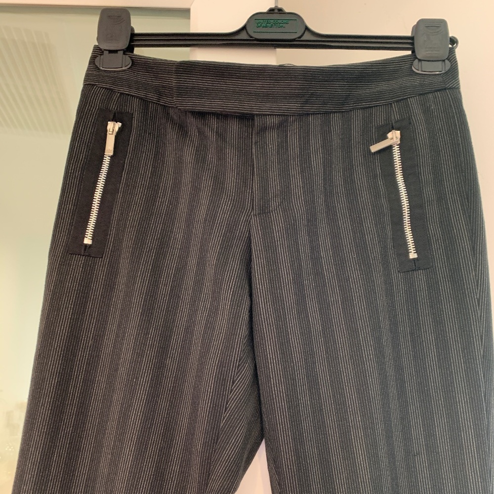 ARMANI EXCHANCE STRIPED CROPPED PANTS